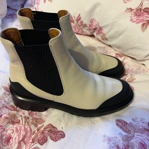 Leila Aquatalia women size 6 calf leather bootie. New